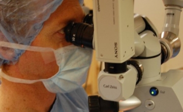 Le Docteur Gilles Lesieur opère en direct via Internet